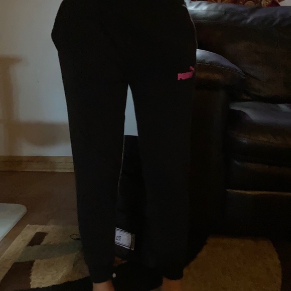 (Puma) small 7 black sweat pants like new - Picture 3 of 3
